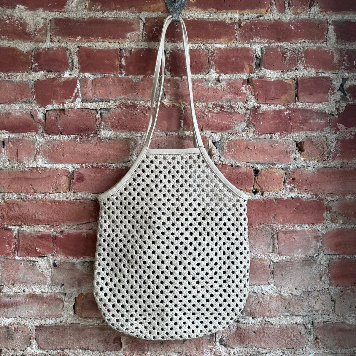 jao-bags-market-leather-bag-ledertasche-taupe-lammleder-geflochten image 1