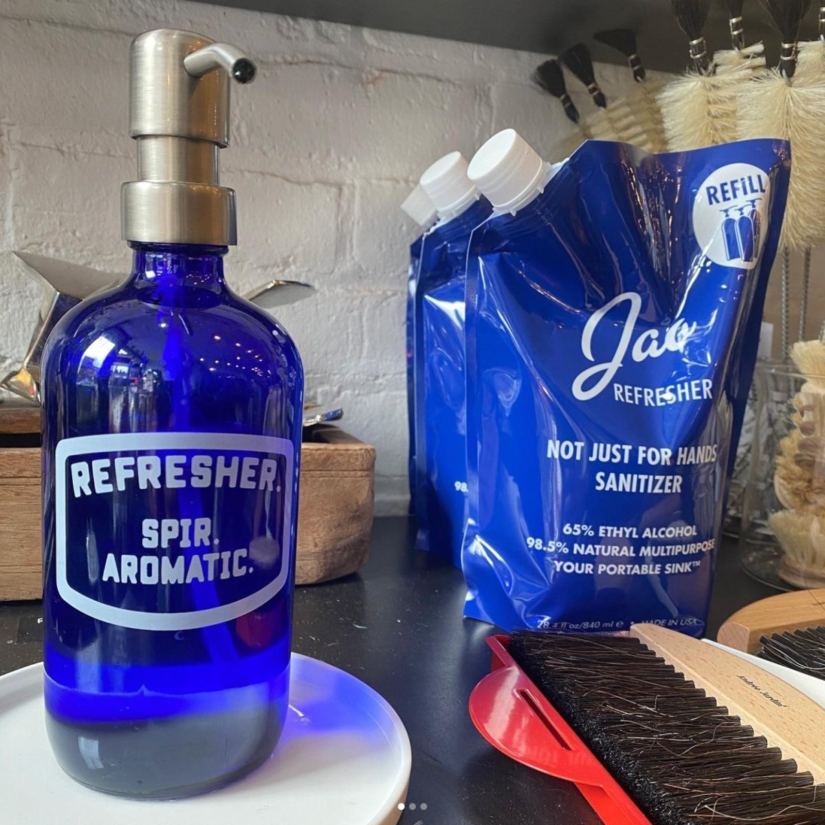 jao-apothecary-empty-glass-decanter-pumpflasche-glas-blau-16oz image 2