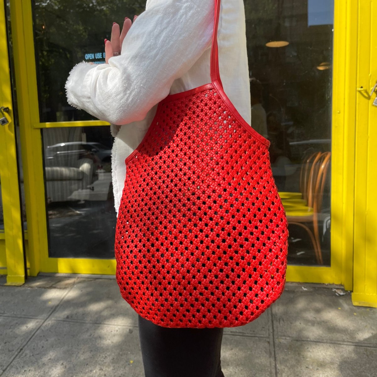 jao-market-leather-bag-ledertasche-poppy-lammleder image 1