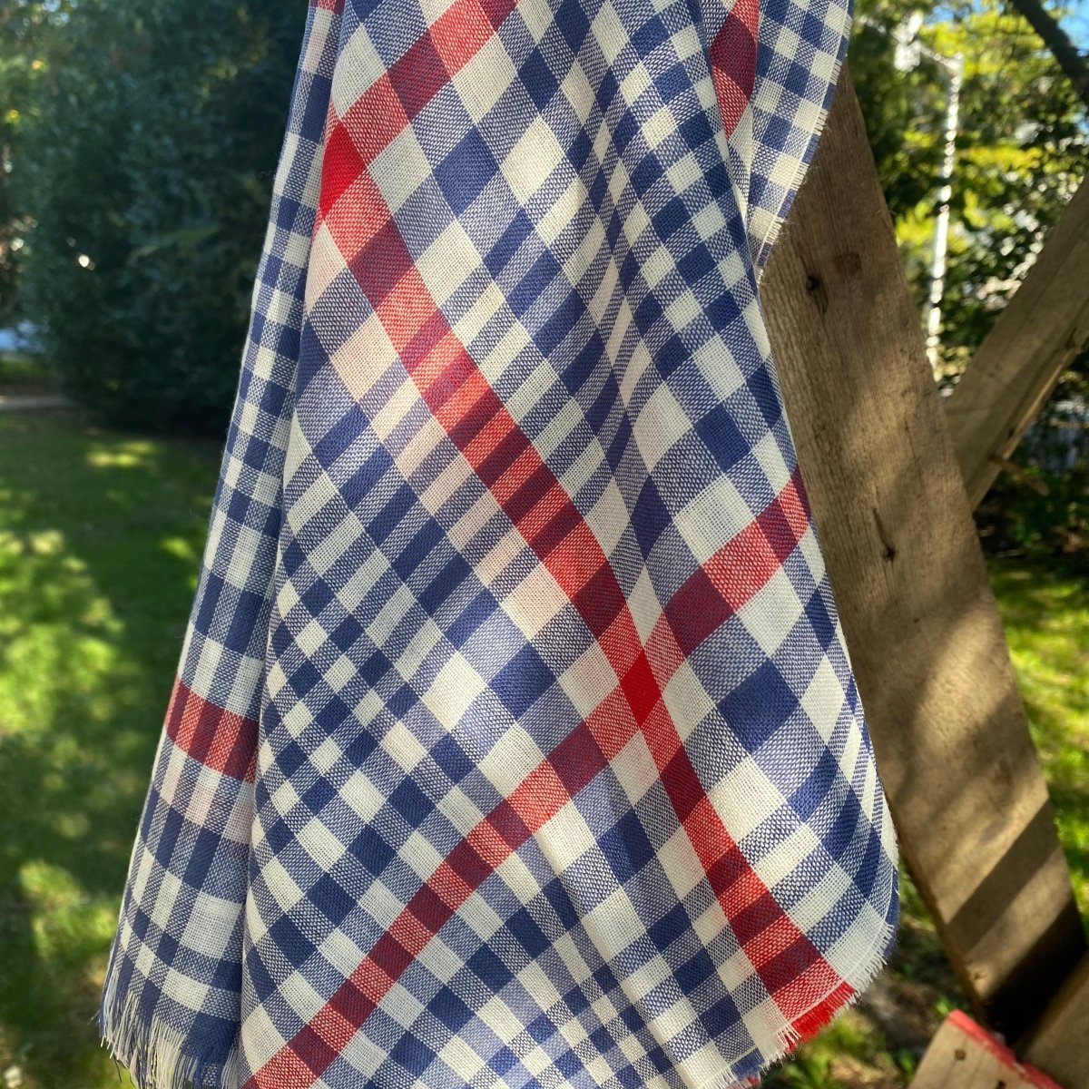 jao-brand-clothing-merino-scarf-schal-rot-wolle-karo image 2