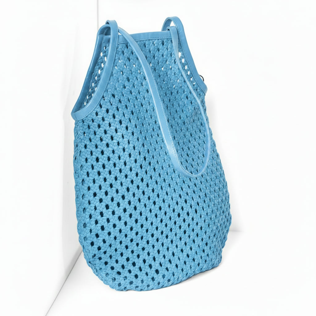 jao-market-leather-bag-ledertasche-lammleder-sky image 2