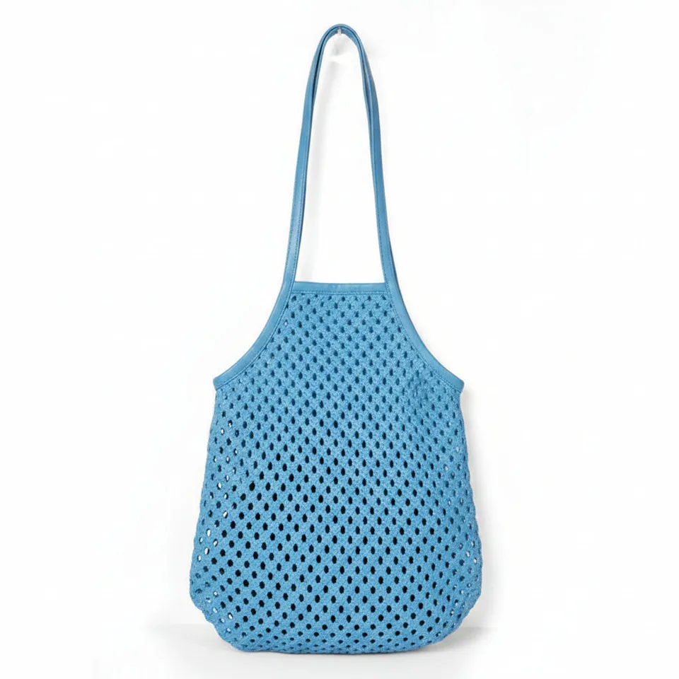 jao-market-leather-bag-ledertasche-lammleder-sky image 1