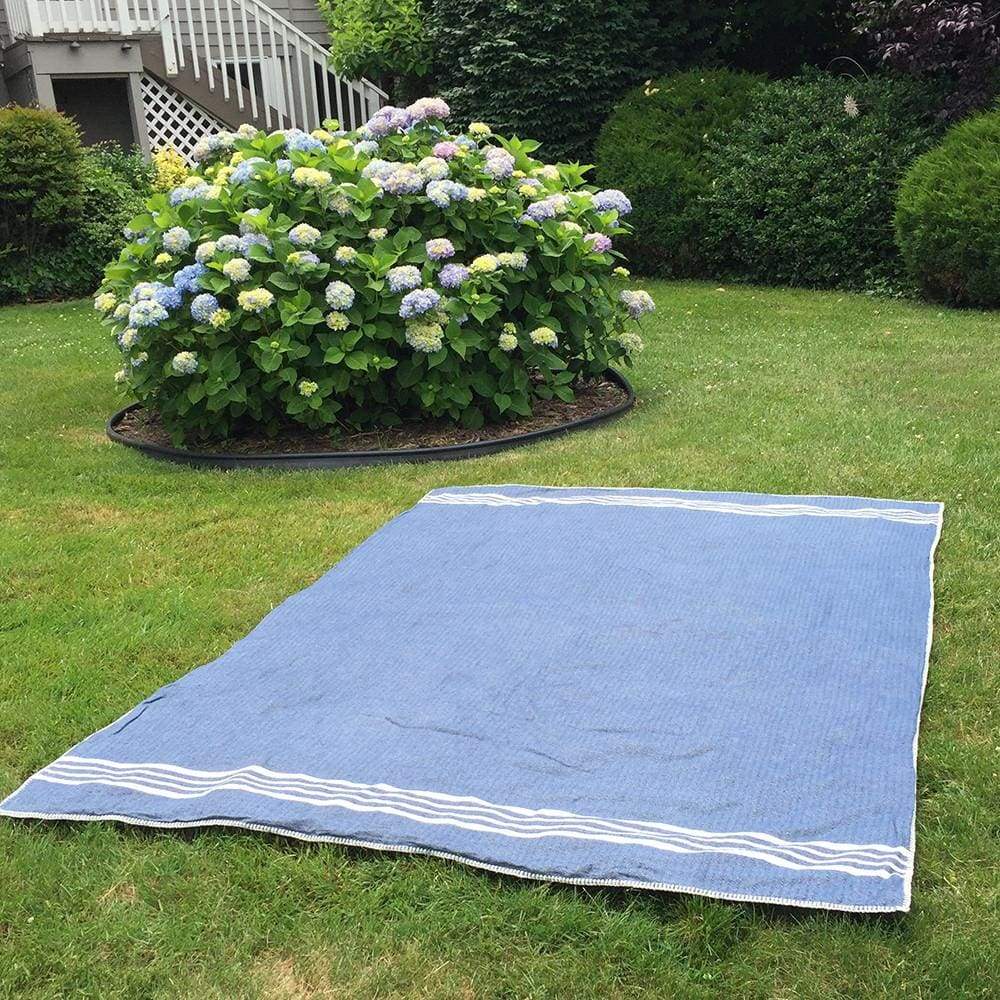 jao-blankets-farmer-stitch-blanket-decke-blau-zweiseitig image 3