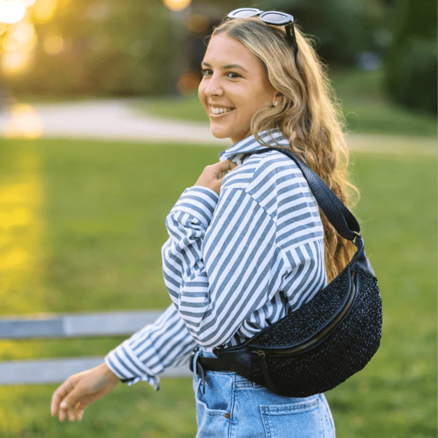 jao-bags-scout-fanny-pack-bauchtasche-leder-schwarz image 2
