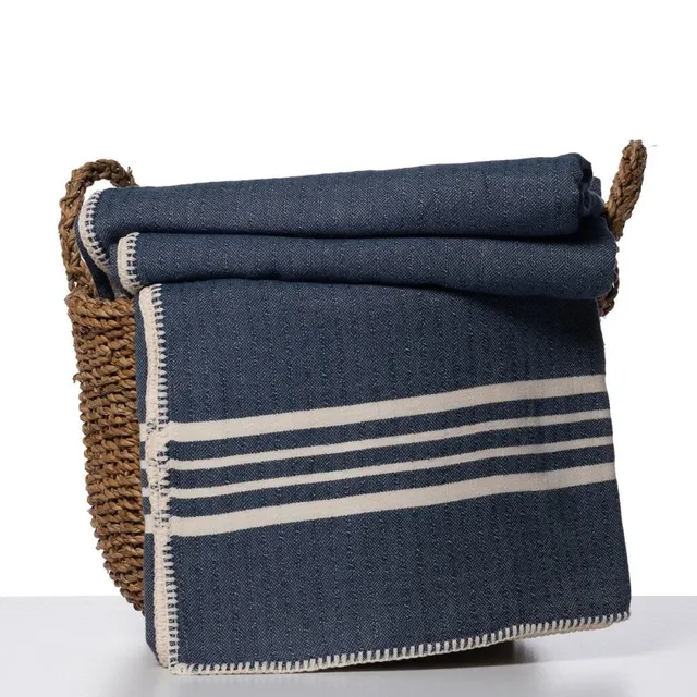 jao-blankets-farmer-stitch-blanket-decke-blau-zweiseitig image 1