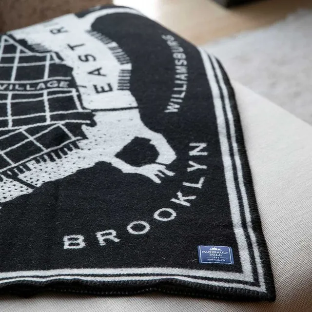 jao-blankets-brooklyn-map-wool-throw-wolldecke-karte image 1