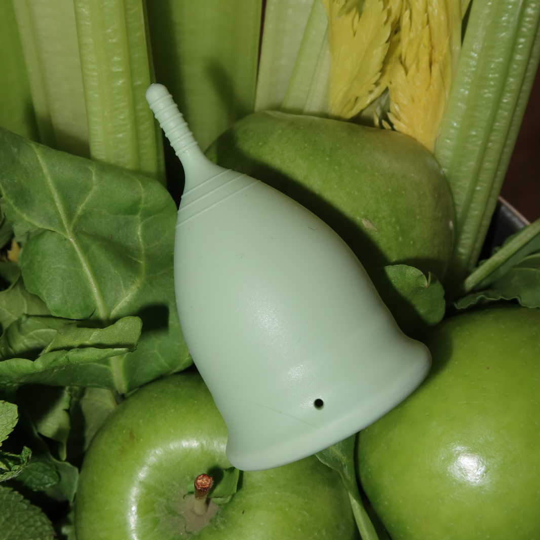 divine-cup-menstruationstasse-mint-soft-medizinisches-silikon image 8